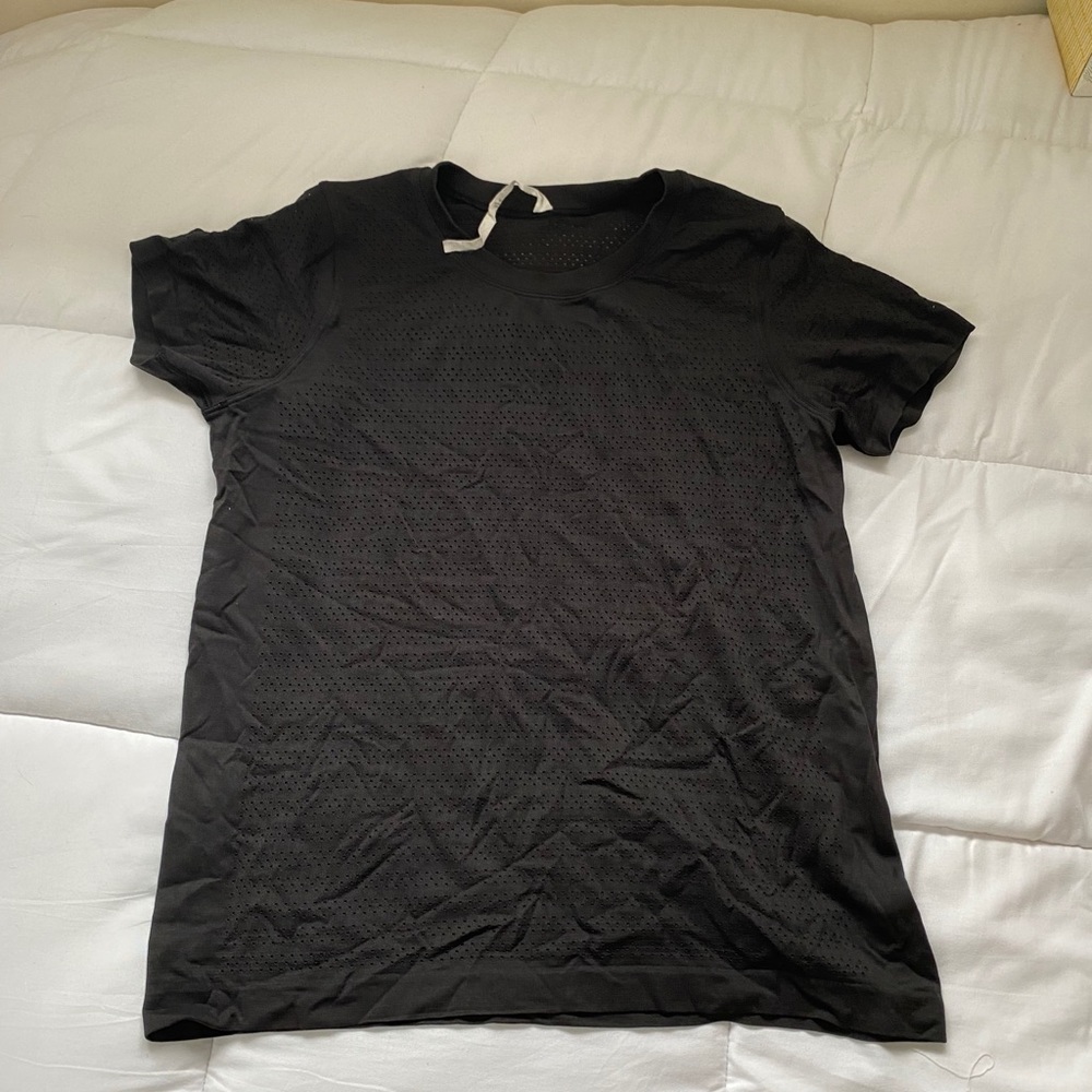 lululemon black workout top